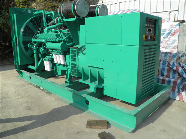 振兴出租发电机 发电机组厂家：柴油发电机组的控制屏的作用是什么？